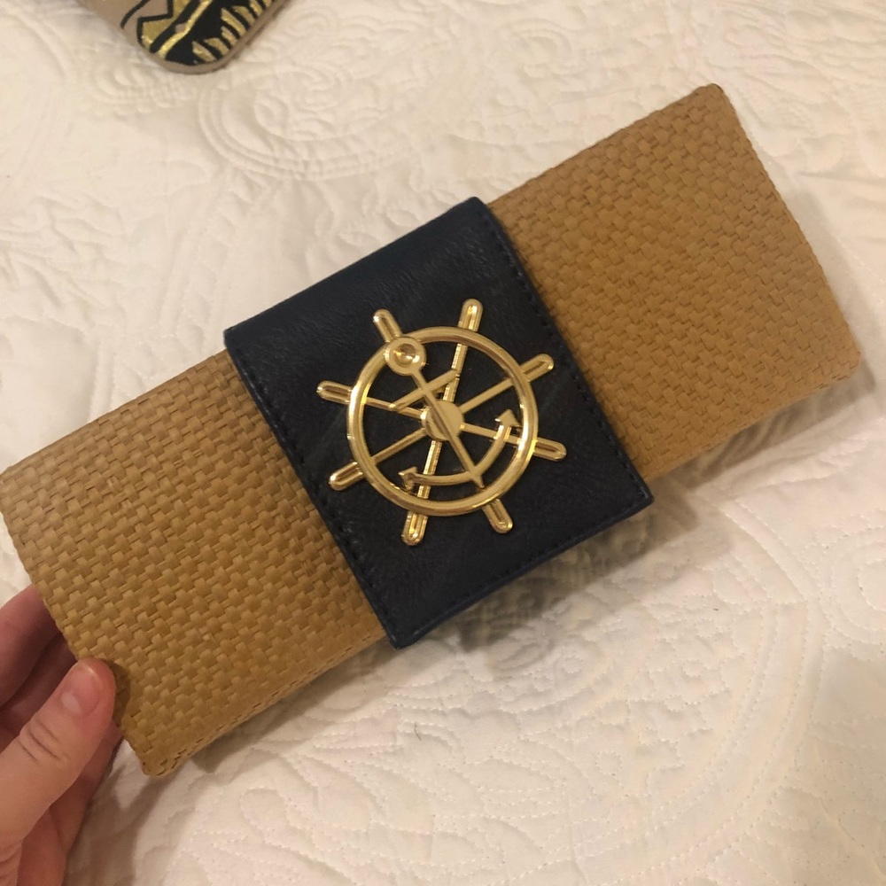 New! Ratan/straw nautical clutch